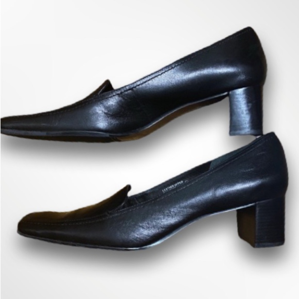 Etienne Aigner Black Leather Flats Sleek Minimalist Design